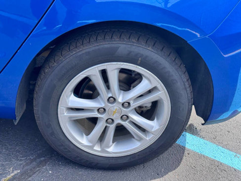 Used 2018 Chevrolet Cruze LT w/ Convenience Package image 32