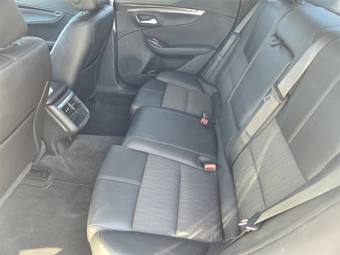 Used 2015 Chevrolet Impala LT w/ Convenience Package image 23