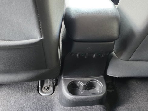 Used 2012 Jeep Wrangler Unlimited Sahara image 10
