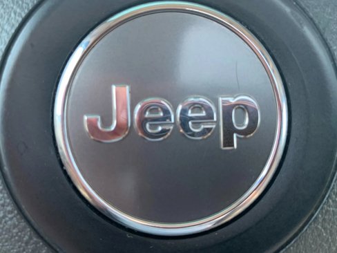 Used 2017 Jeep Grand Cherokee Limited image 29