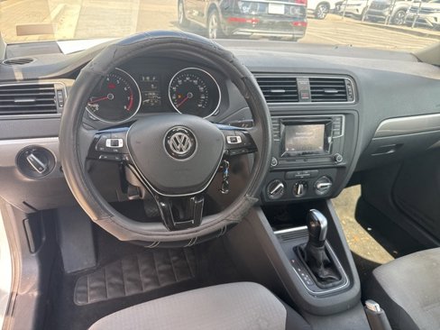 Used 2017 Volkswagen Jetta S image 8