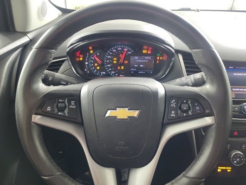Used 2022 Chevrolet Trax LT w/ LT Convenience Package image 22