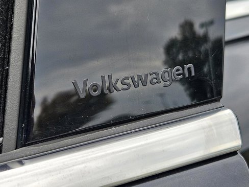 Used 2024 Volkswagen Tiguan SE image 18
