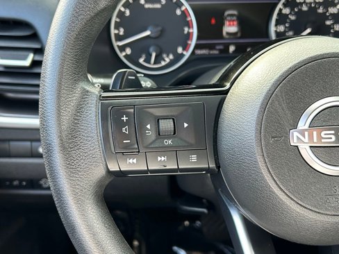 Used 2023 Nissan Rogue SV image 39