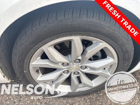 Used 2017 Chevrolet Impala LT image 7