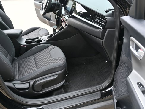 Used 2020 Kia Niro LX image 25