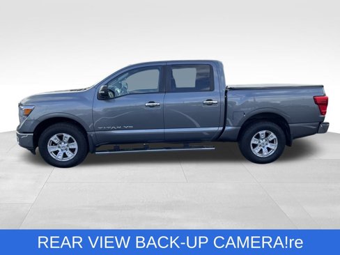 Used 2018 Nissan Titan S image 2