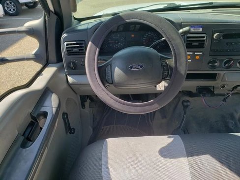 Used 2006 Ford F350 XL image 23