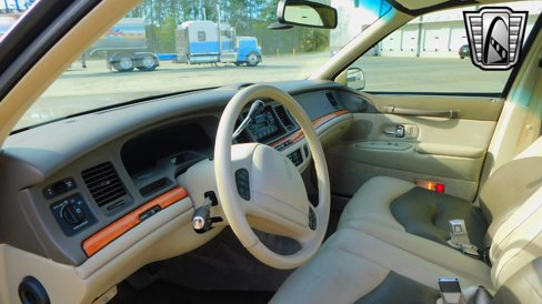 Used 1996 Lincoln Town Car Signature image 23