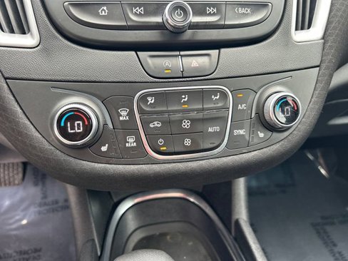 Used 2022 Chevrolet Malibu LT image 22