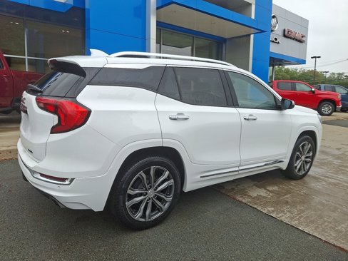 Used 2019 GMC Terrain Denali w/ Advanced Safety Package image 6