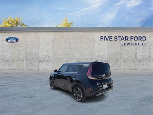 Used 2025 Kia Soul EX image 2