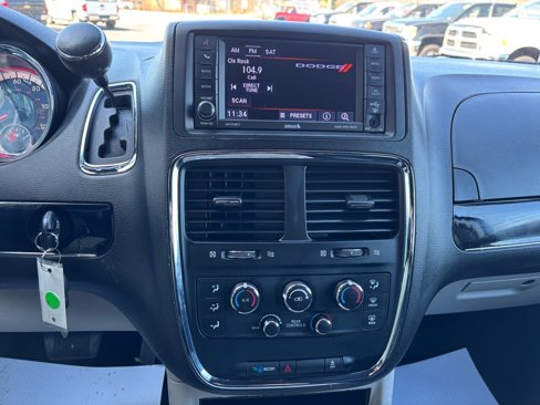 Used 2018 Dodge Grand Caravan SXT image 33