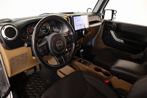 Used 2016 Jeep Wrangler Sahara image 2