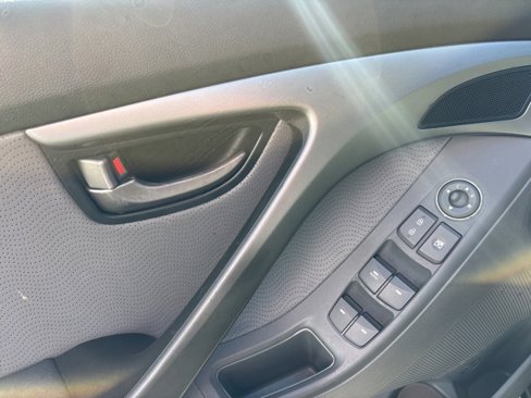 Used 2011 Hyundai Elantra Limited image 13