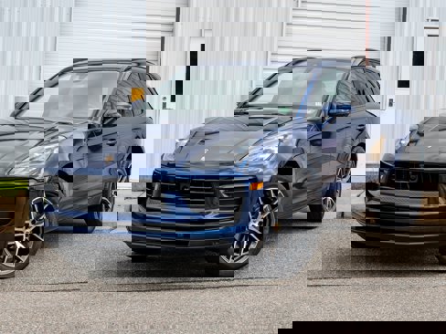 Certified 2024 Porsche Macan image 1