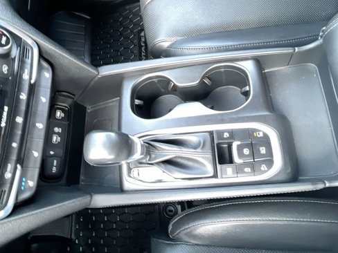 Used 2020 Hyundai Santa Fe Limited image 20