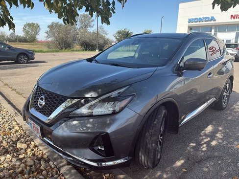 Used 2020 Nissan Murano SV w/ Premium Package image 2