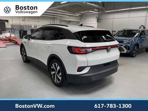 Used 2023 Volkswagen ID.4 Pro image 2