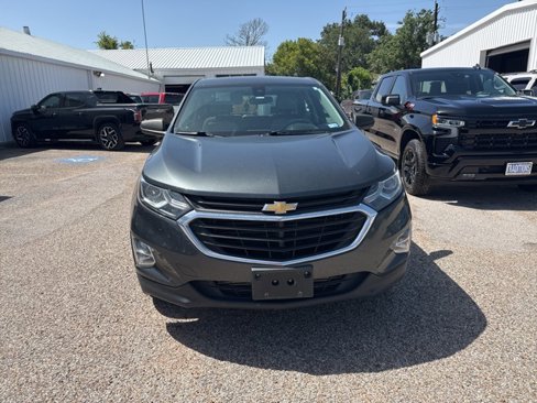 Used 2020 Chevrolet Equinox LS image 2