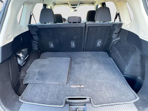 Used 2023 Nissan Rogue SV image 24