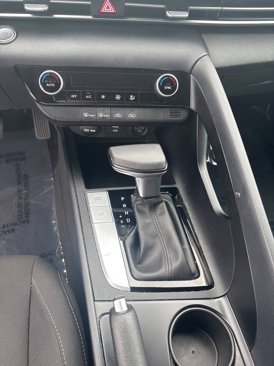 Certified 2022 Hyundai Elantra SEL w/ Preferred Accessory Package image 20