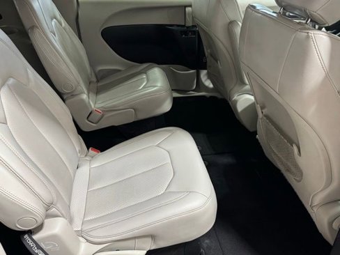 Used 2021 Chrysler Voyager Lxi image 30