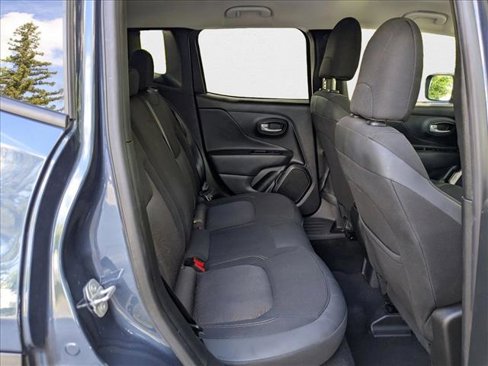 Used 2023 Jeep Renegade Latitude image 17