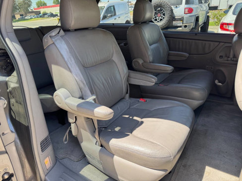 Used 2004 Toyota Sienna XLE image 16