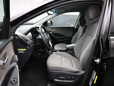 Used 2019 Hyundai Santa Fe XL SE image 12