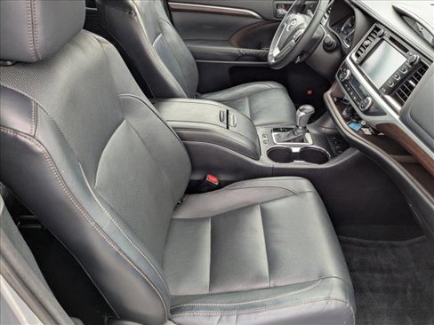 Used 2015 Toyota Highlander Limited image 20