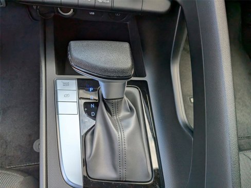 New 2025 Hyundai Elantra SE image 23