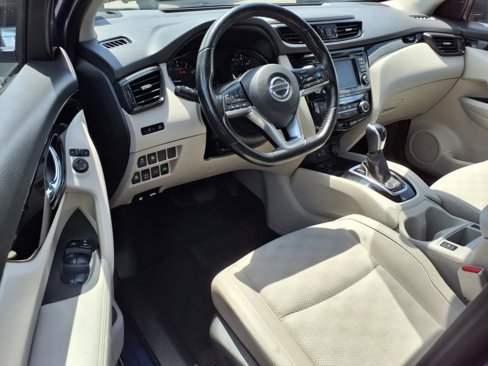 Used 2022 Nissan Rogue Sport SV w/ Technology Package image 13