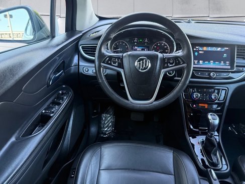 Used 2020 Buick Encore Essence image 11