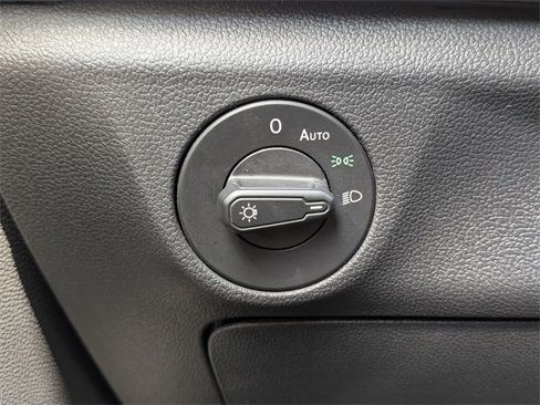 Used 2019 Volkswagen Jetta SE image 23