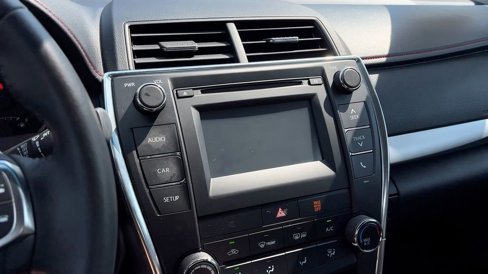 Used 2017 Toyota Camry image 27