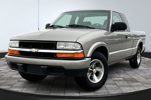 Used 2002 Chevrolet S10 Pickup LS w/ LS Preferred Equipment Group image 1