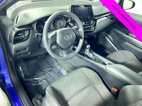 Used 2019 Toyota C-HR XLE image 5