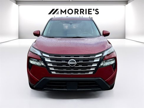 Used 2024 Nissan Rogue SV image 2