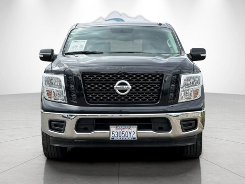 Used 2019 Nissan Titan SV image 8