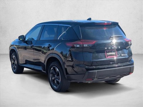 Used 2024 Nissan Rogue SV image 8