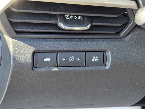 Used 2023 Nissan Altima 2.5 SV image 8