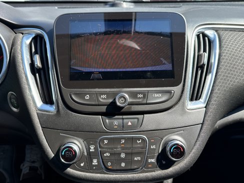 Used 2020 Chevrolet Malibu LT image 11