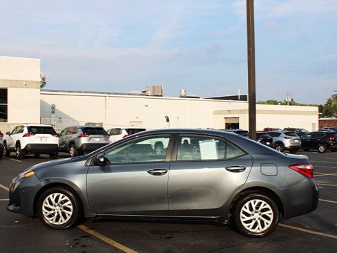Used 2018 Toyota Corolla LE image 7