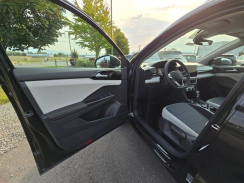 New 2025 Volkswagen Taos S image 21