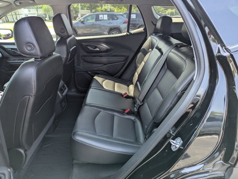 Used 2023 GMC Terrain SLT image 15