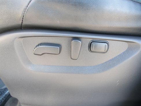 Used 2023 Nissan Armada SL w/ Captain's Chairs Package image 18