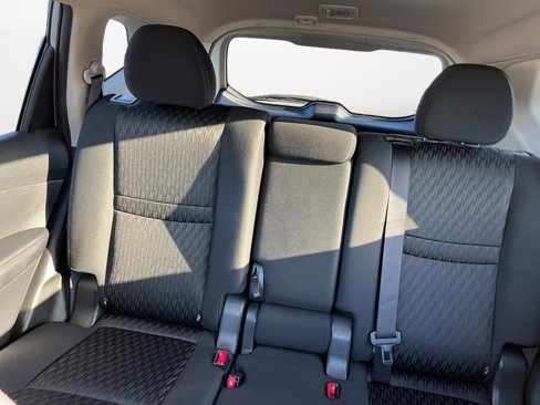 Used 2018 Nissan Rogue SV w/ Premium Package image 14