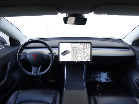 Used 2018 Tesla Model 3 Long Range image 31
