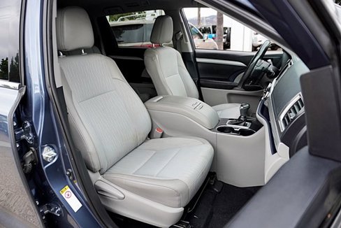 Used 2019 Toyota Highlander LE image 12